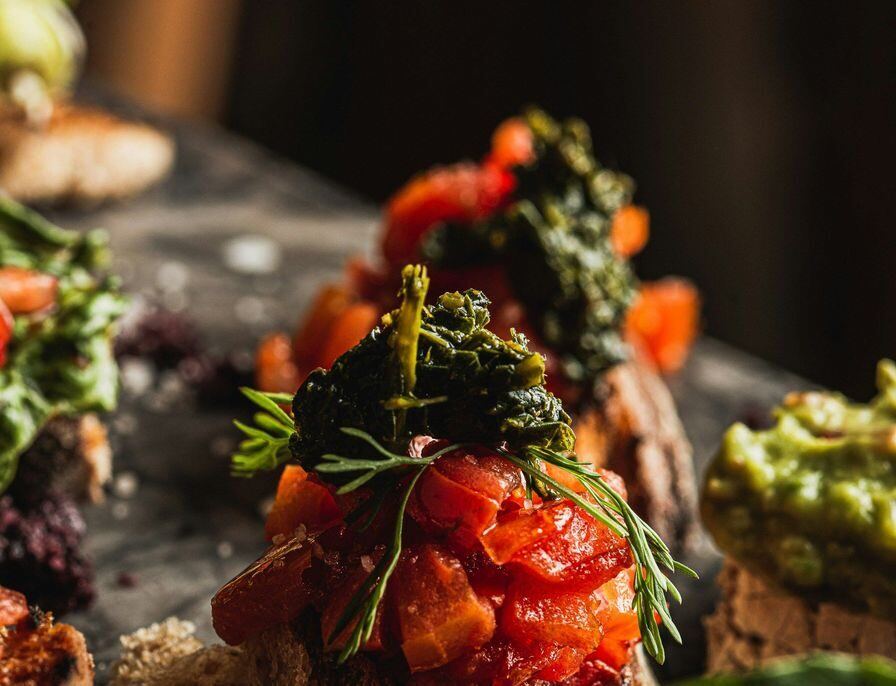 Vorspeise — Tomaten-Bruschetta im Restaurant Ravensburg